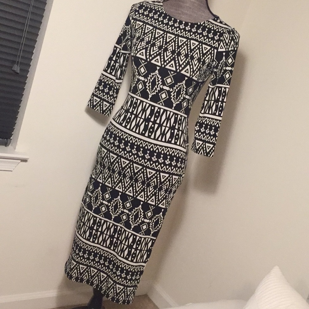 Forever 21 Long Tight Quarter Sleeve Dress Small